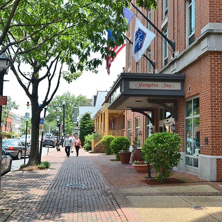 Hampton Inn Alexandria/Old Town Bagian luar foto