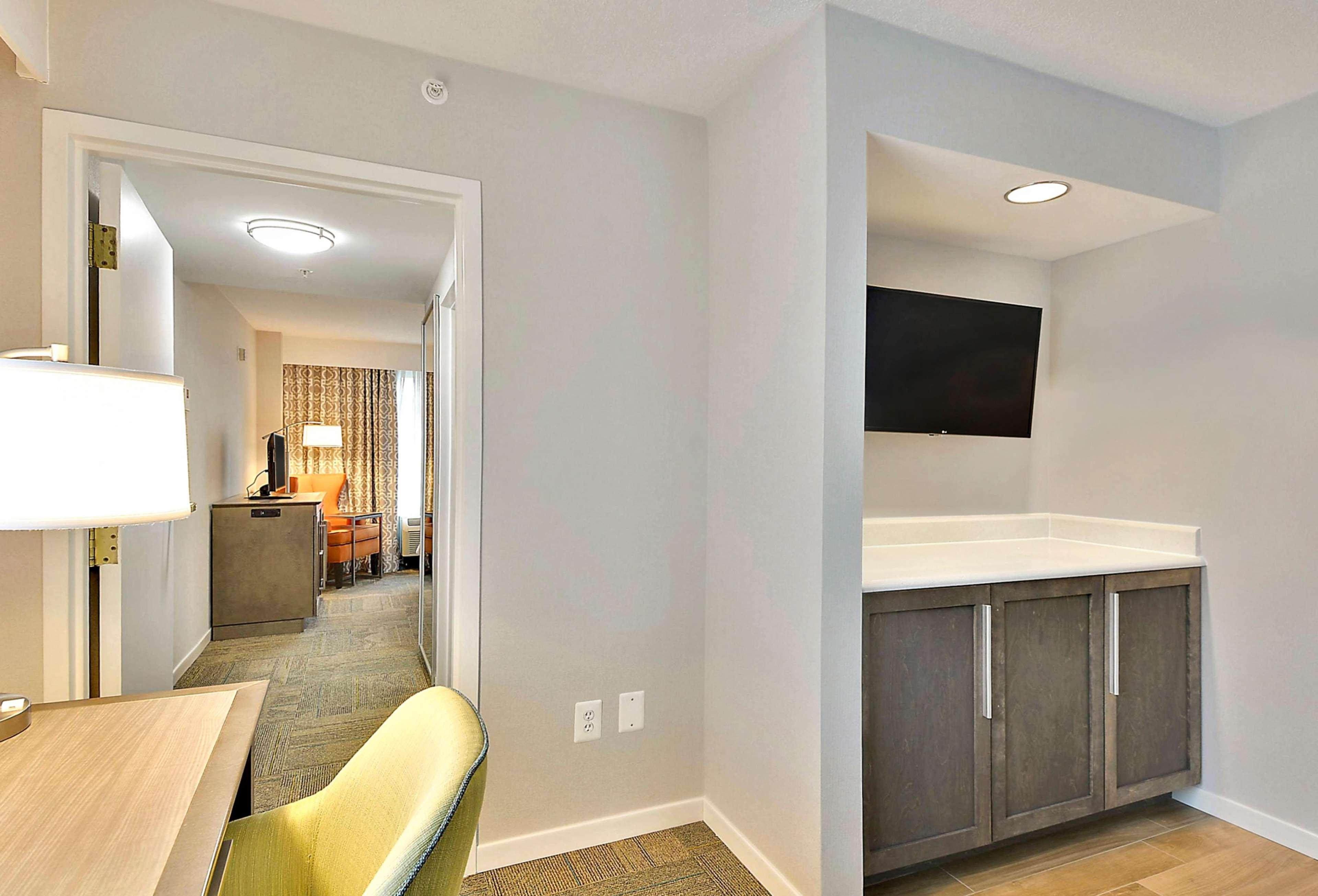 Hampton Inn Alexandria/Old Town Bagian luar foto
