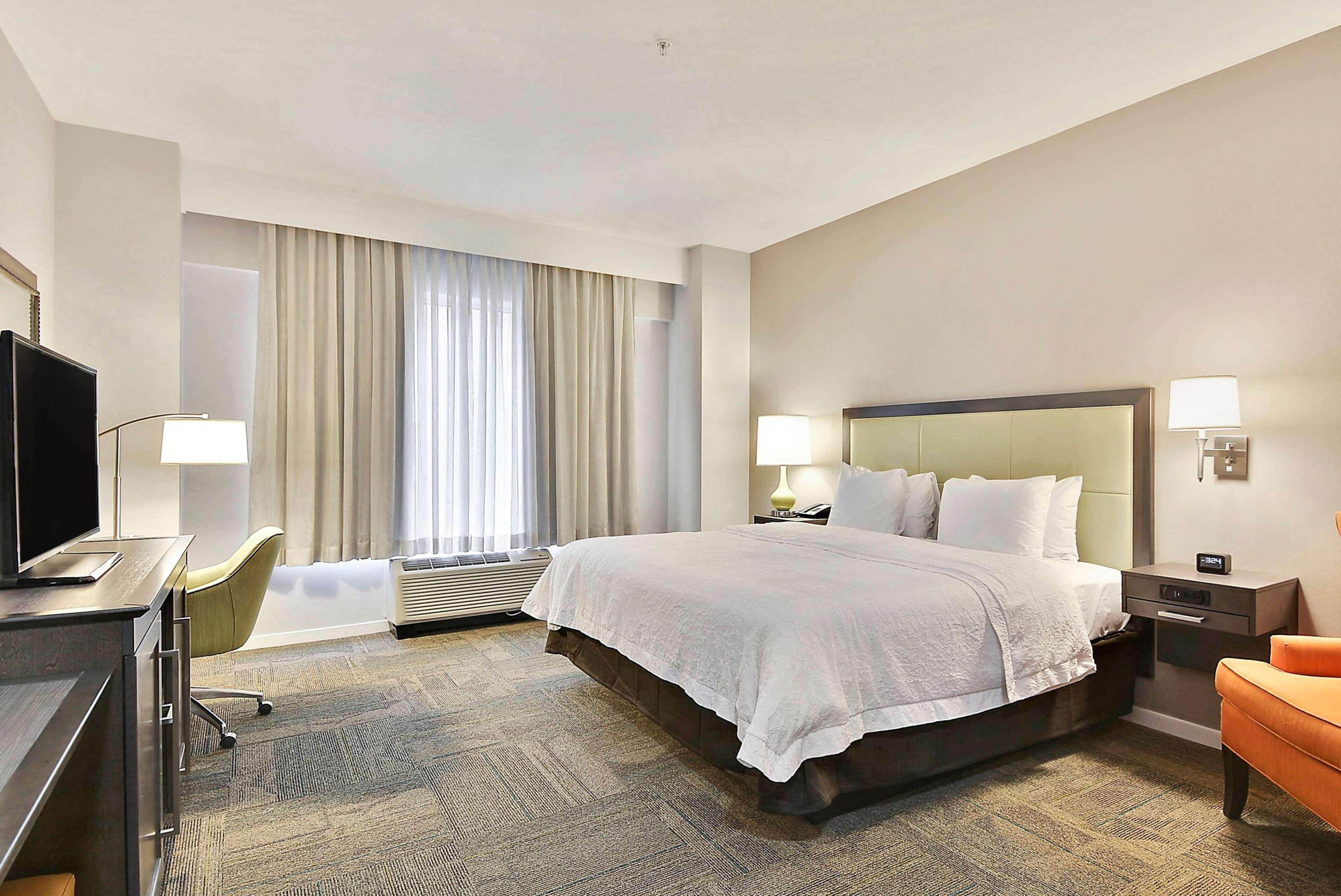 Hampton Inn Alexandria/Old Town Bagian luar foto