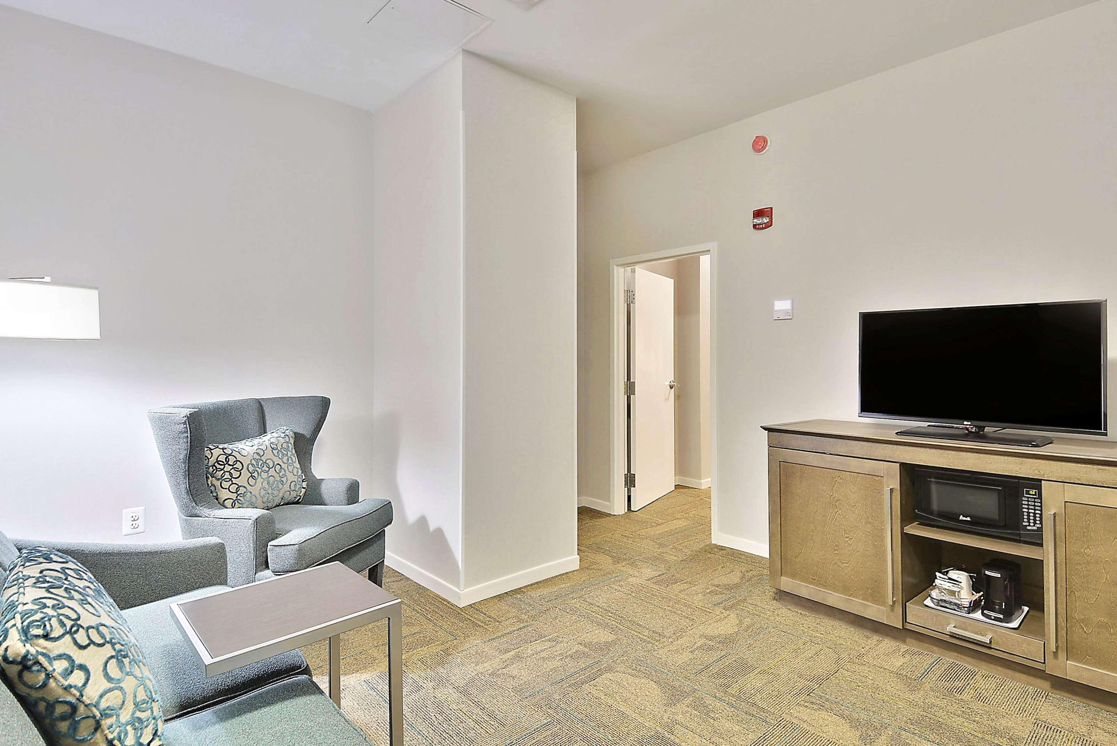 Hampton Inn Alexandria/Old Town Bagian luar foto