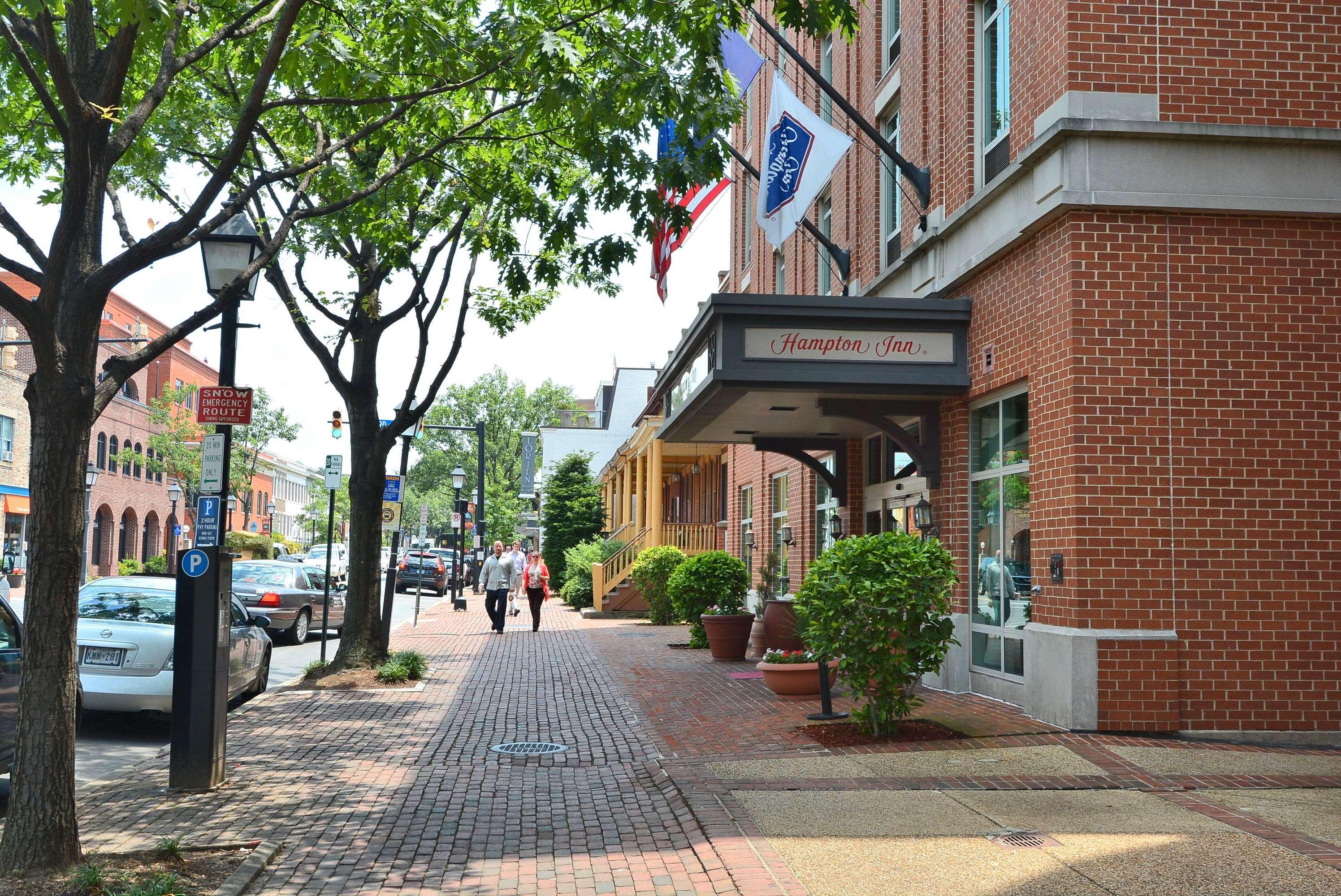 Hampton Inn Alexandria/Old Town Bagian luar foto