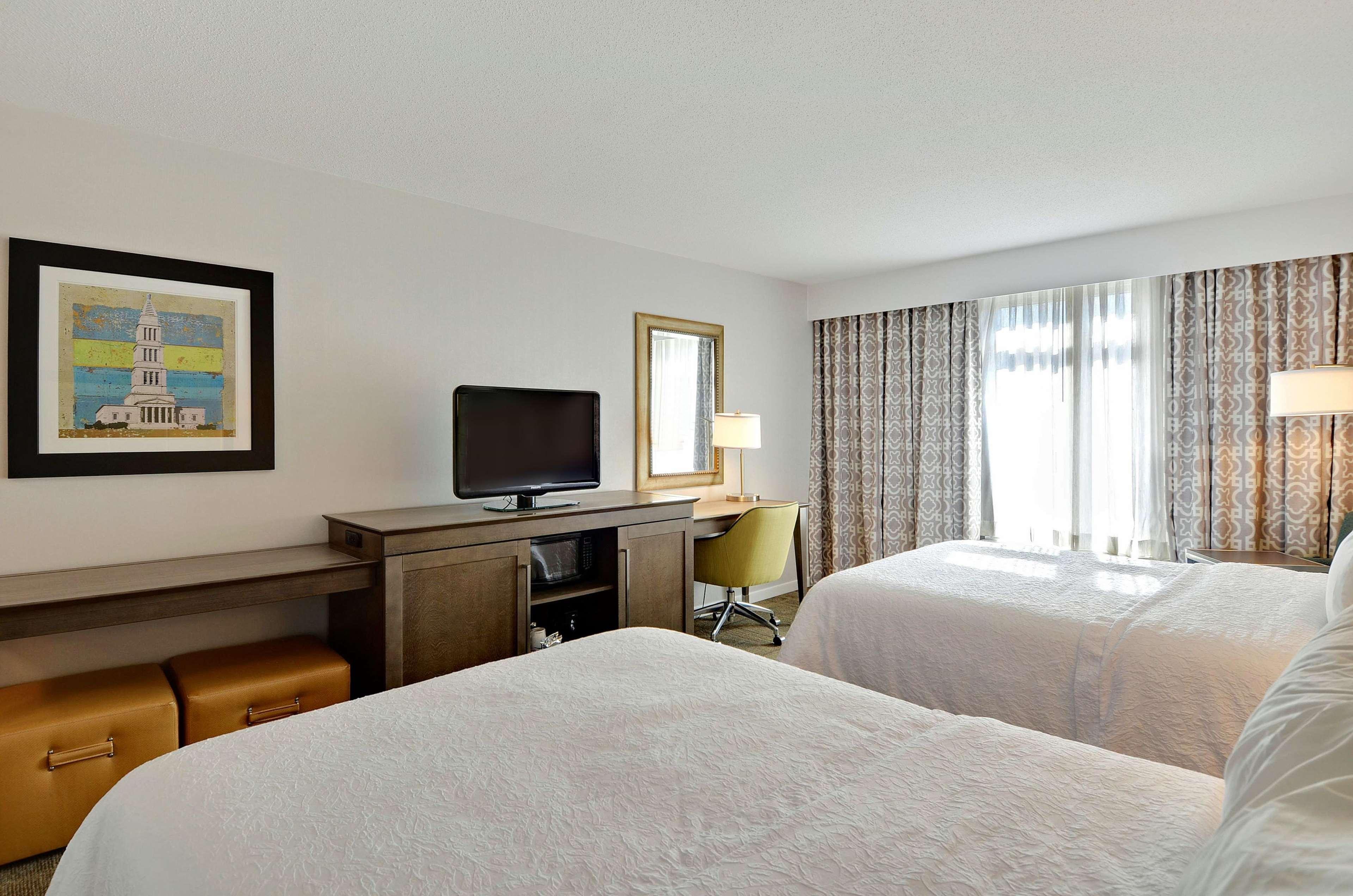 Hampton Inn Alexandria/Old Town Bagian luar foto