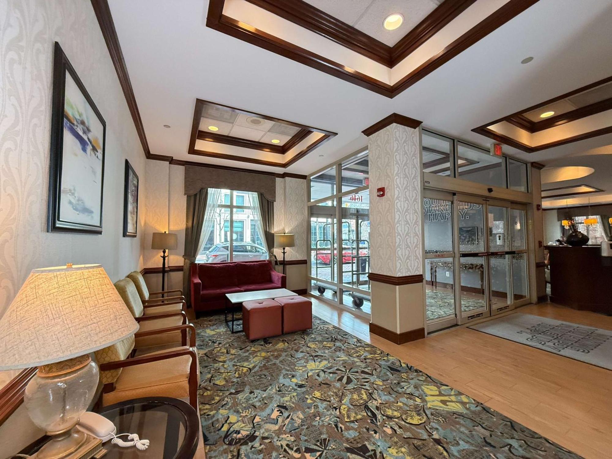 Hampton Inn Alexandria/Old Town Bagian luar foto