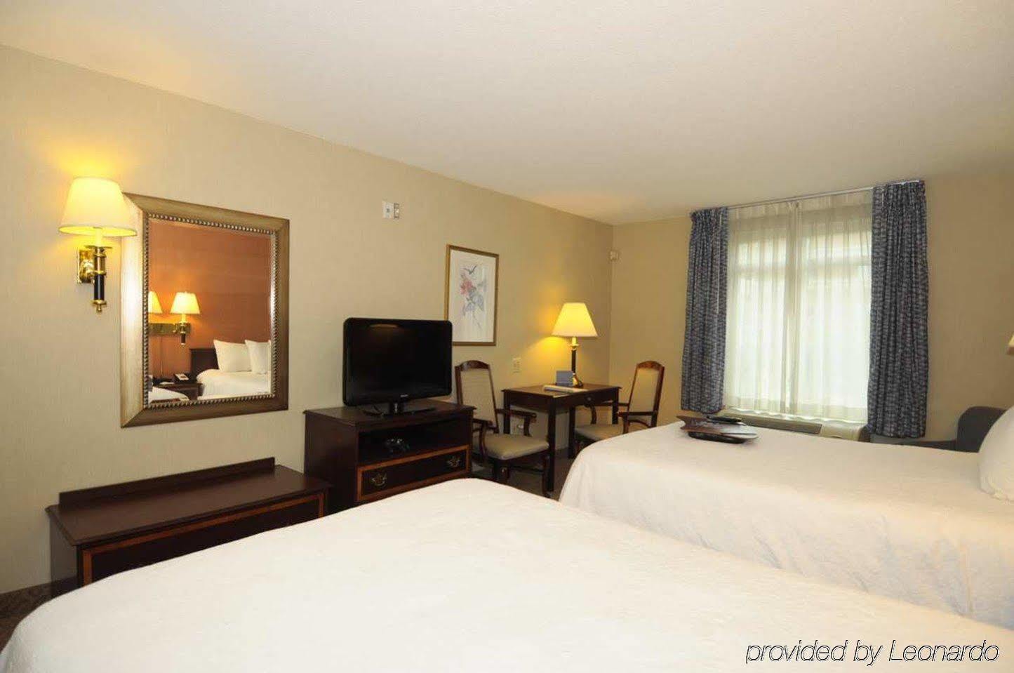 Hampton Inn Alexandria/Old Town Bagian luar foto