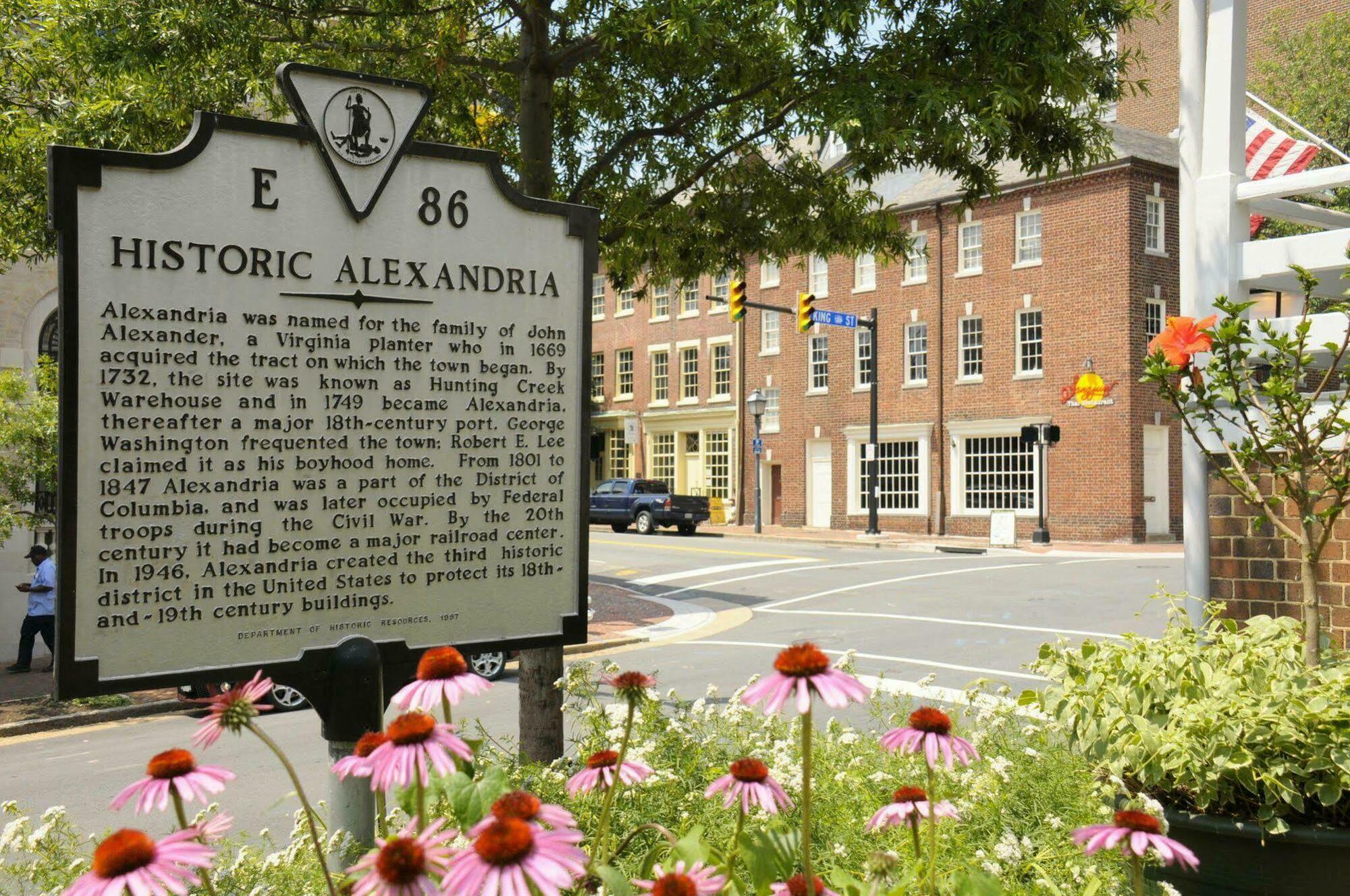 Hampton Inn Alexandria/Old Town Bagian luar foto